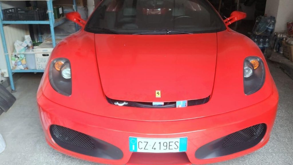 ANAF vinde un Ferrari F430 la licitatie
