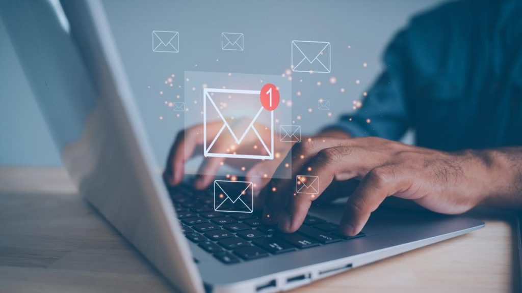 DNSC avertizeaza despre campania phishing cu emailuri false