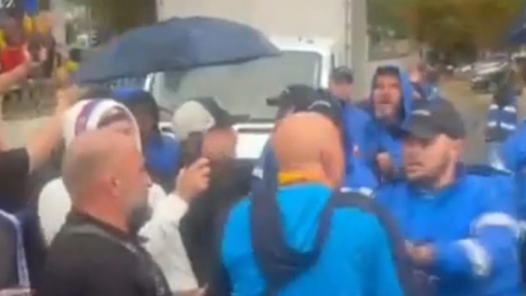 Fanii agresivi ai lui Calin Georgescu au provocat jandarmi