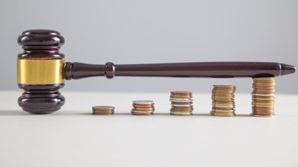 Ministrul Justitiei discuta cu magistratii despre taxe judiciare