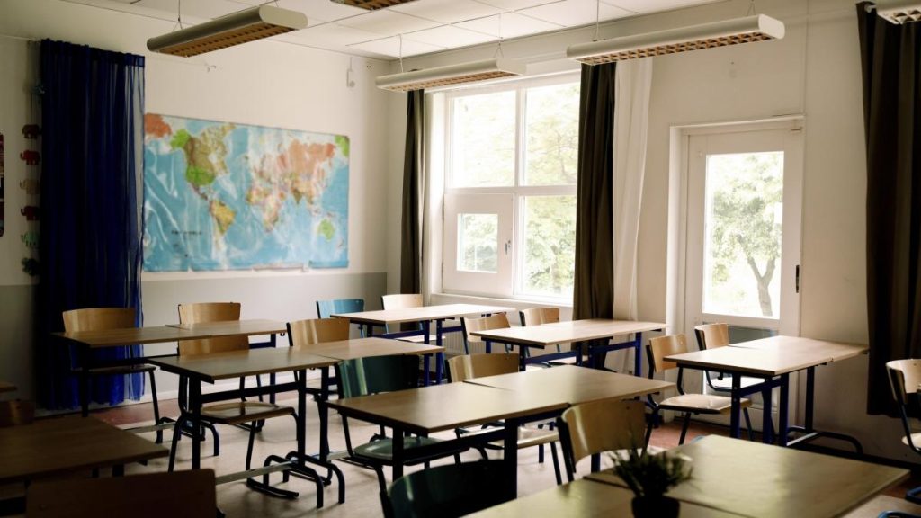 Profesorii protesteaza la Guvern in prima zi de scoala