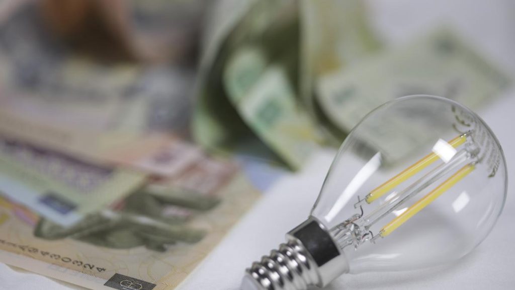 Bogdan Ivan Pretul KWh pentru consumatorii casnici ar putea fi 1 leu 1 leu si un pic